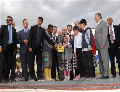 Çelikhan Anadolu İmam Hatip Lisesinin Temeli Törenle Atıldı