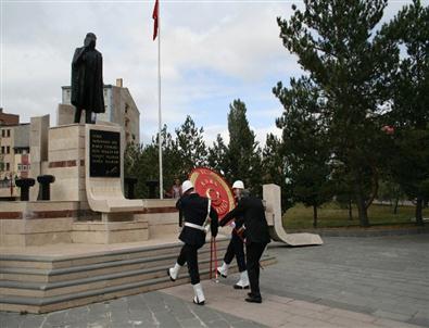 Atatürk’ün Kars’a Gelişinin 89. Yılıdönümü Törenle Kutlandı