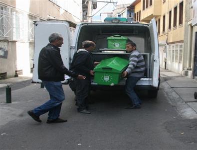 Otomobilini Çocuklarıyla Birlikte Ölüme Sürdü