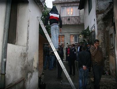 Zehir Tacirleri Kendi Mobese'lerini Kurup Polisi İzledi