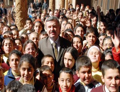 Konya’da Eğitim Yardımı Başvuruları Devam Ediyor