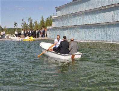 Şahinbey Şelale Park’ta Sanayi Patronları Sandal Keyfi Yaptı