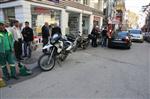 Motosikletli Polis Otomobile Çarptı
