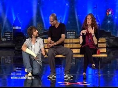 Yetenek Sizsiniz Türkiye'de BSG Grubu Komedi Gösterisi İzleyenleri Güldürdü - Video