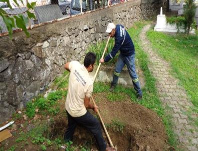 Ereğli’de Bayram Öncesi Mezarlıklar Temizlendi