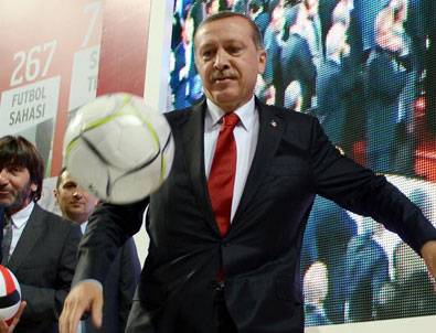 Başbakan Erdoğan'dan futbol şov!