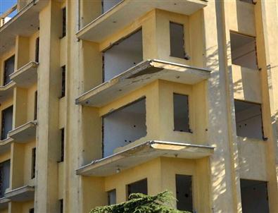 Depremin İzleri Silinmedi