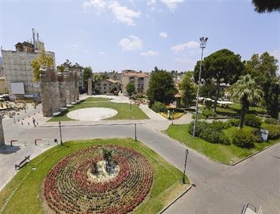 Selçuk İstasyon Meydanı’na Uygulama Oscar’ı
