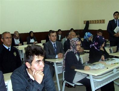 Suşehri’nde 100 Öğrenci Ücretsiz Dershane Eğitimine Başladı