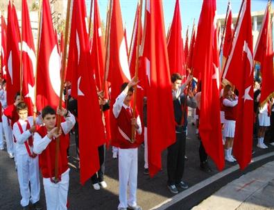 Akhisar Atatürk’ü Özlemle Andı