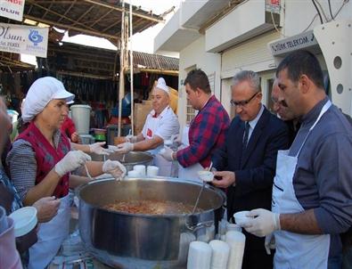 Bandırma Belediyesi Aşure Dağıttı