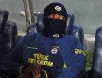 Kar maskeli Emenike