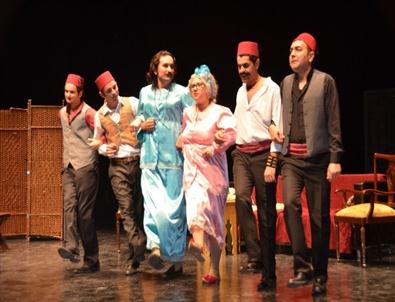 Bilecik’te 'Bir Garip İzdivaç” Tiyatro Oyunu Sahnelendi