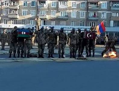 Ermeni askerlerden Türkiye'ye çirkin hareket