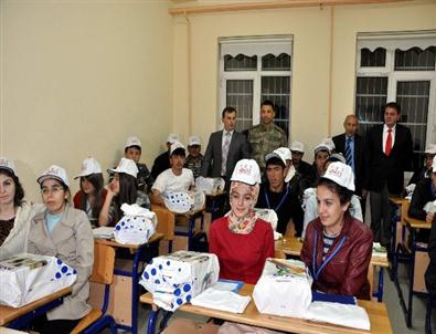 Sodes Projesi Kapsamında 100 Öğrenciye Eğitim Setleri Dağıtıldı
