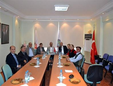 Salihli Ticaret Borsası’ndan Anlamlı Hediye