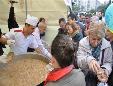 Kırklareli Emniyeti'nin Aşure Dağıtımına Büyük İlgi