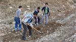 KAZMA KÜREK - Mahalle Sakinleri, Bozuk Olan Yolları Onarmaya Başladı