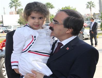 Vali Coş'un çocuk sevgisi