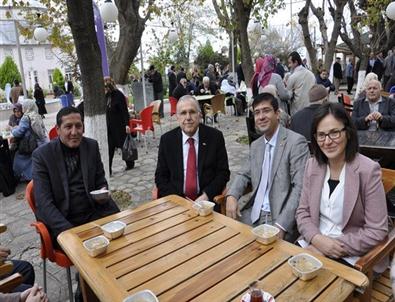 Abana Geleneksel Aşure Gününde Buluştu