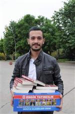 HAKKARİ YÜKSEKOVA - Akdeniz Üniversitesi’nden Köy Okuluna Kitap Bağışı