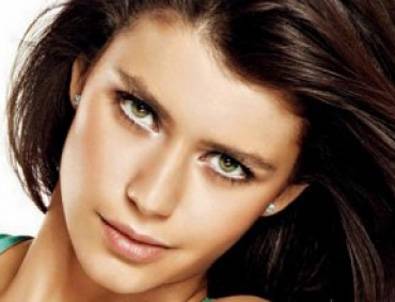 Beren Saat'e Büyük Şok!