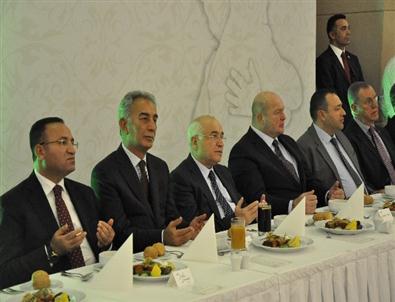 Çiçek ve Bozdağ 'Kardeşliğe Can Feda” İftar Yemeğine Katıldı
