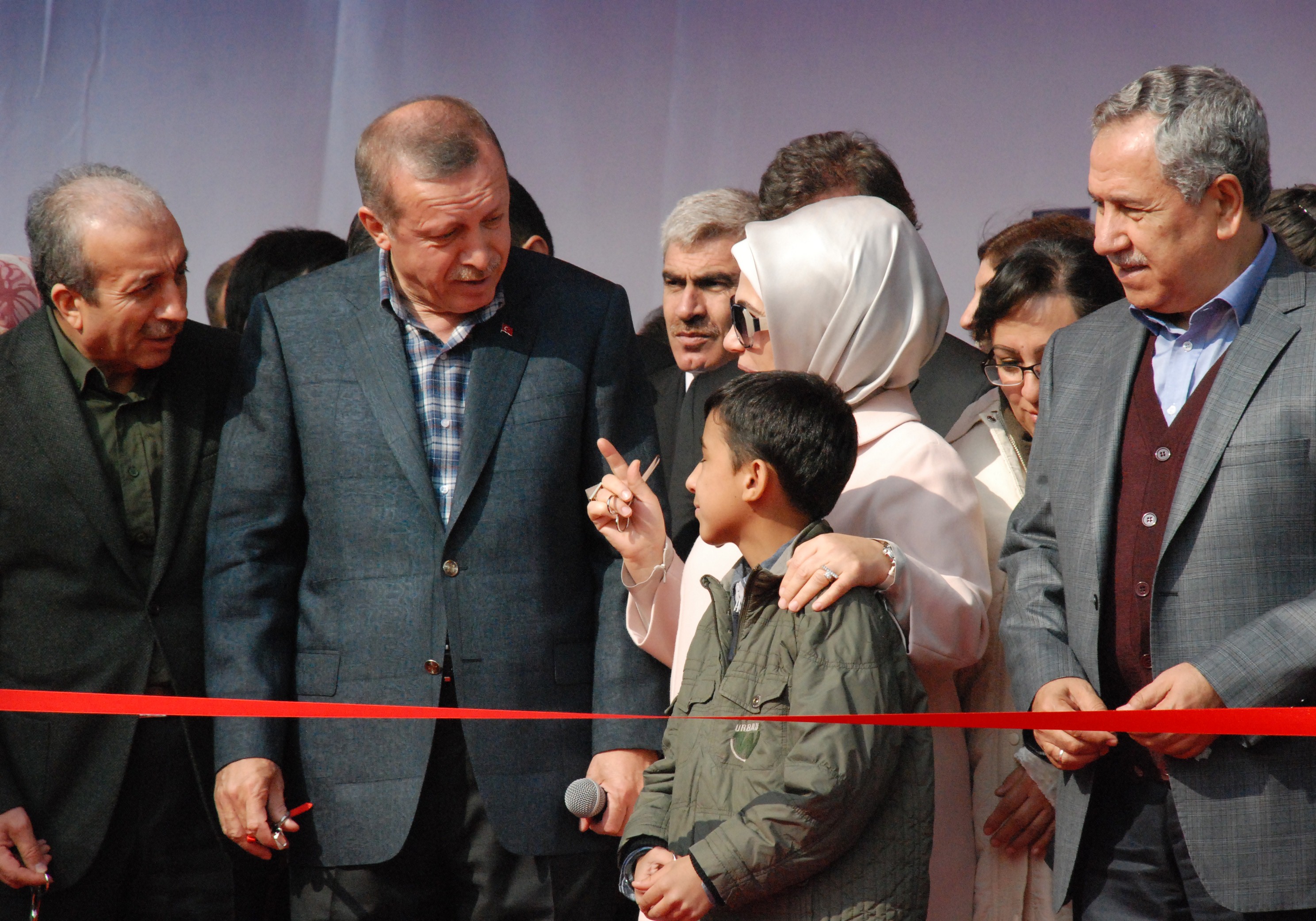 Başbakan Erdoğan'ı gördü gözyaşlarını tutamadı