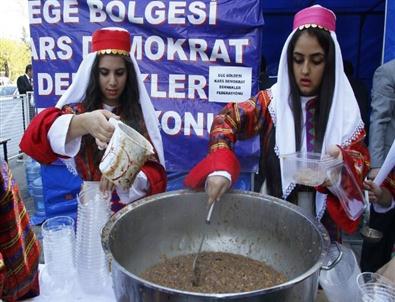 Aşure Kazanından Sevgi ve Dostluk Yayıldı
