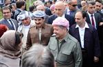 OSMAN BAYDEMIR - Osman Baydemir, Barzani'yi Yöresel Kürt Kıyafetiyle Karşıladı