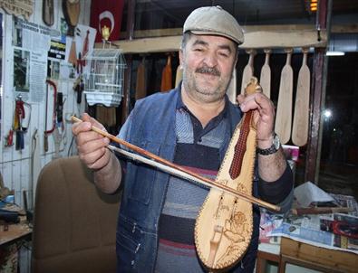Kemençe Ustasından Cumhurbaşkanı Gül’e 'Gül” Figürlü Kemençe