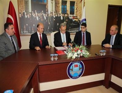 Sakarya’da Bir İmam Hatip Ortaokulunun Daha Protokolü İmzalandı