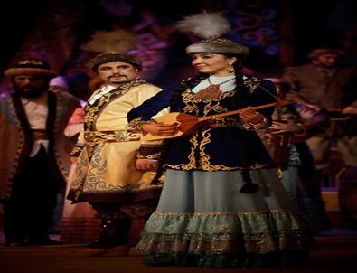 'Birjan ve Sara” Türkiye’de İlk Defa Sahnelendi