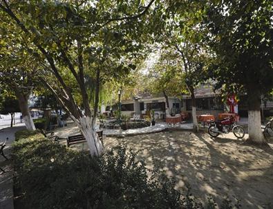 Selçuk'ta Peyzaj ve Çevre Düzenlemeleri Sürüyor