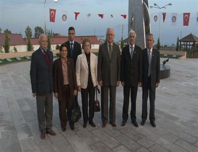 Tüed Üyelerinden Şehitler Parkı’na Ziyaret
