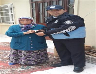 Zabıta Memuru Bulduğu Cüzdanı Sahibine Teslim Etti