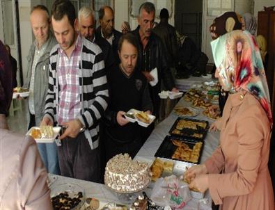 Akçakoca Merkez Kuran Kursu İçin Kermes Düzenlendi