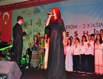 'Doğuyorum” Korosu 19 Dilde Konser Verdiği Konserle İstanbul’a Renk Kattı