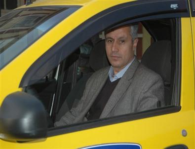 Askerden İhraç Edildi, Şimdi Taksi Şoförlüğü Yapıyor