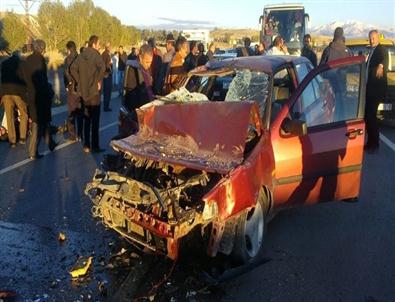 Otomobil Kamyona Çarptı Açıklaması