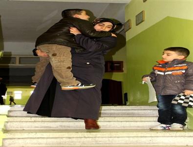 Arda Çocuğun Dramı, Annesinin Çilesi Yürek Burkuyor