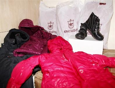 Konak Belediyesi'nden 70 Okula 6 Bin Giysi