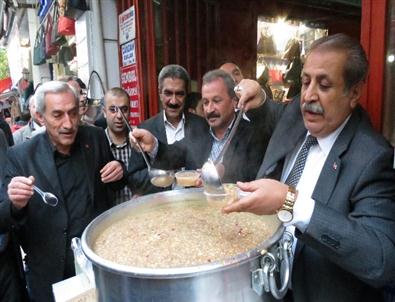 Lokantacılar Odası’ndan 2 Bin 50 Kişiye Aşure İkram Edildi