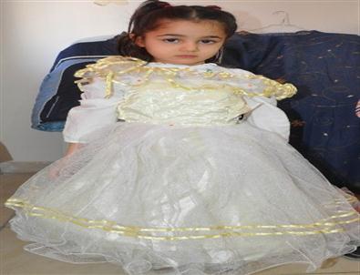 5 Yaşındaki İnci, Gelinliğini Suriye’ye Gönderdi