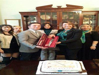 Cbs’nin Gurur Günü