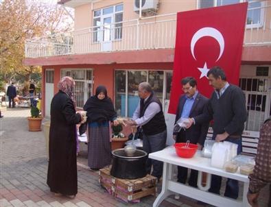 Dereköy Belediyesi 2 Bin Kişiye Aşure Dağıttı