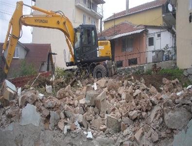 İzmit'te Bulunan Eski Yapılar Yıkılıyor