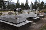 MEZAR TAŞLARı - Akşehir’de Şehit Mezarlarına Restorasyon