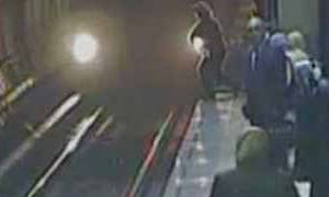 Ankara metrosunda mucize kurtuluş