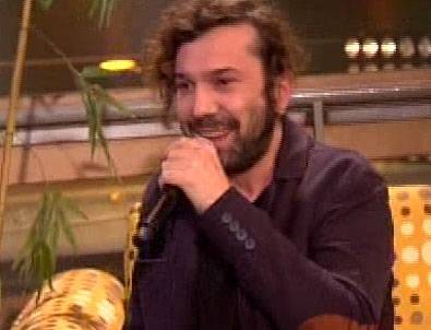 Halil Sezai'den canlı yayında romantik evlenme teklifi